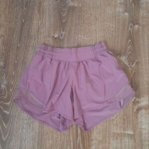Lululemon Hotty Hot Short Size 4, 4"